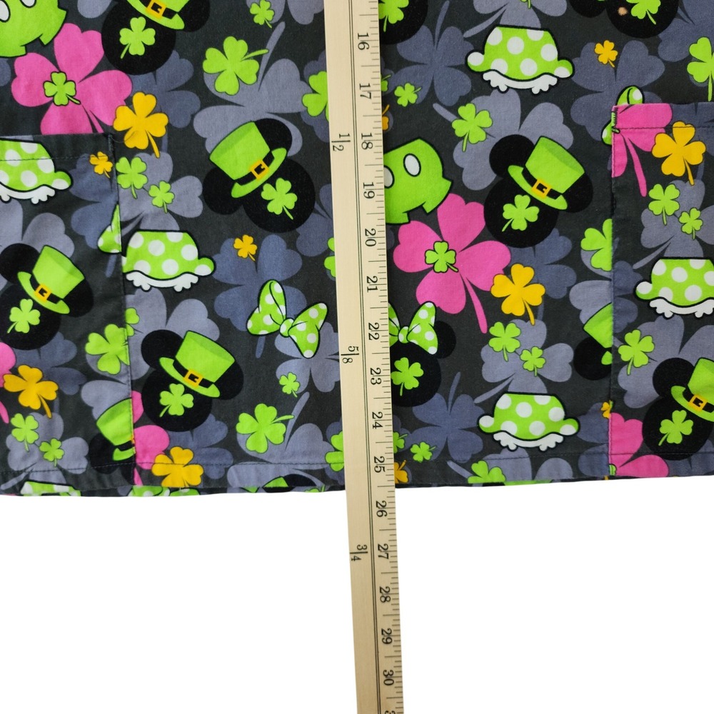 Disney Mickey Minnie St Patricks Day Scrub Top V-Neck Grey Green Pink XL - Picture 5 of 5